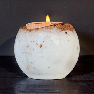 Curve Candle holder- white